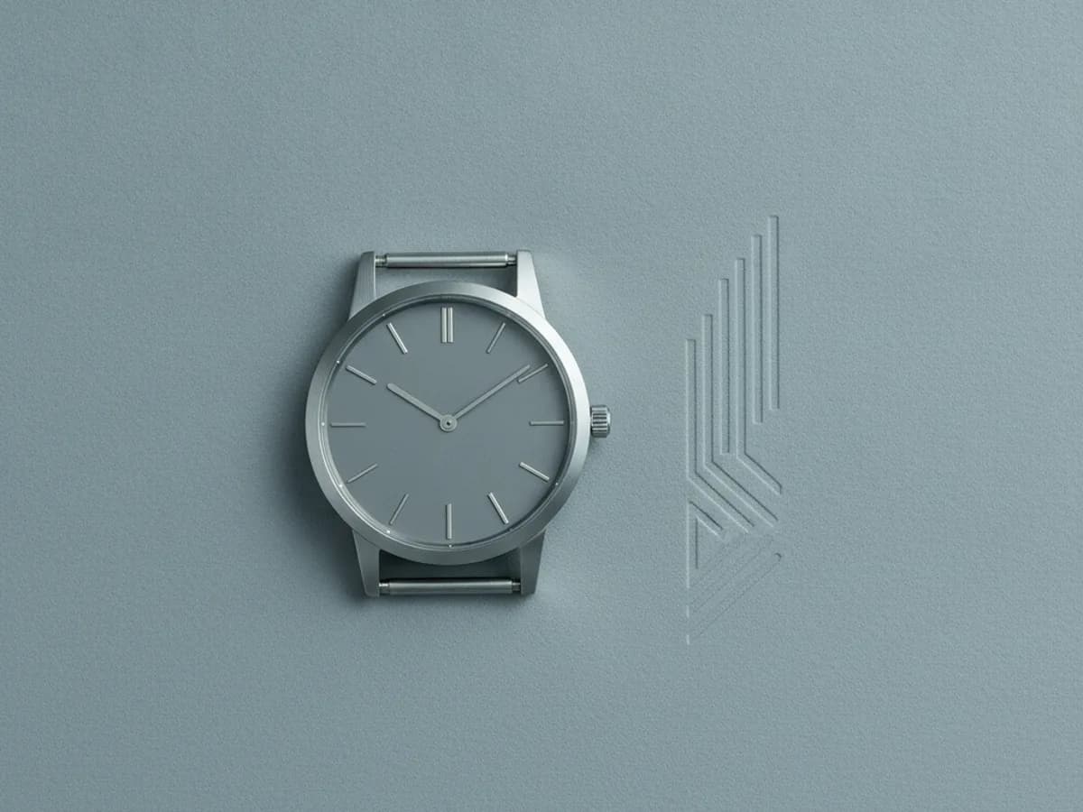 Mechanische Armbanduhr auf ruhiger Ablage